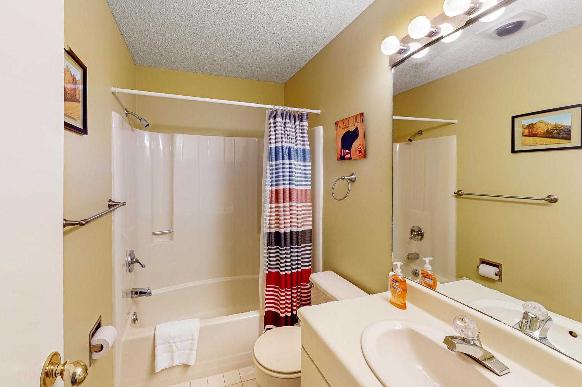 Leinemann Ski Haus McHenry Room photo