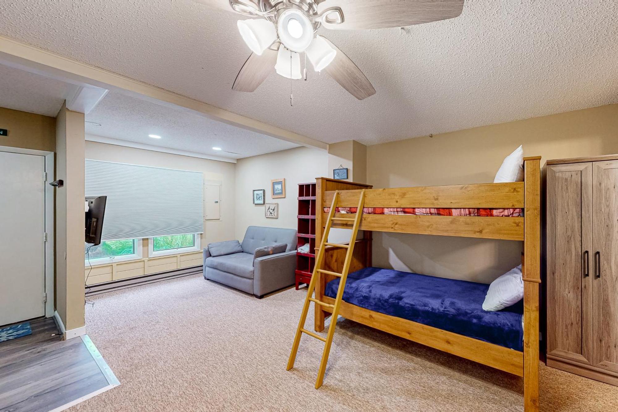 Leinemann Ski Haus McHenry Room photo
